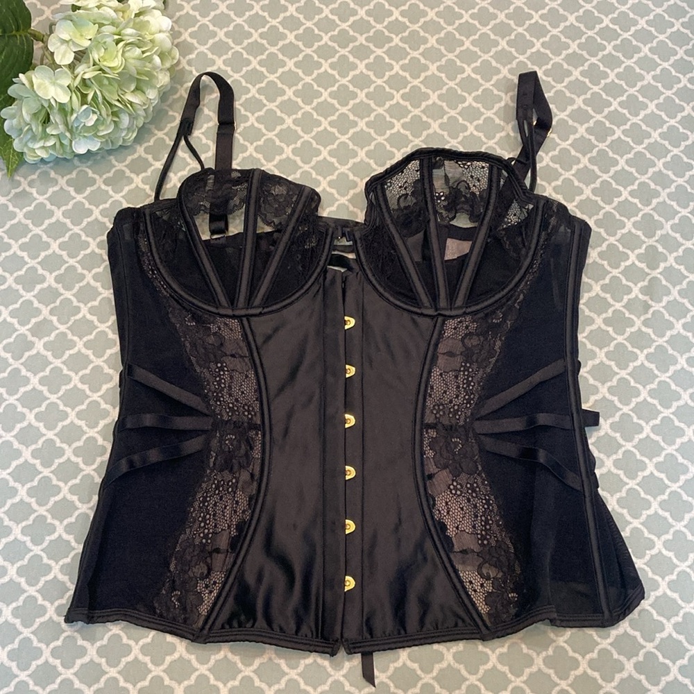 City Chic Amber Black Lace Up Front Clasp Corset 40DD